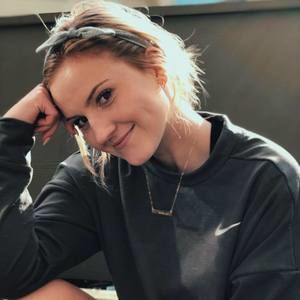 Meet your Posher, Caroline